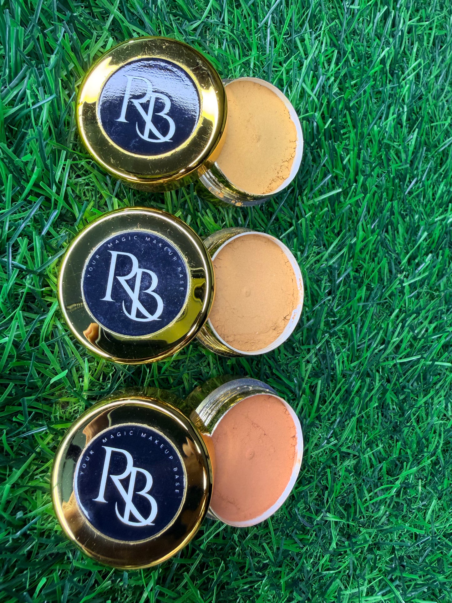 RB Magic Makeup  One Base, Flawless Finish